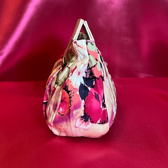 Pink Flower Clutch - Picture 2 of 4